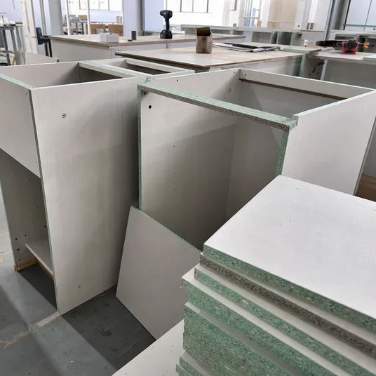 Moisture-resistant P5 chipboard particle board in kitchen cabinet construction
