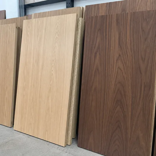 Veneer-faced chipboard with oak and walnut face veneer options